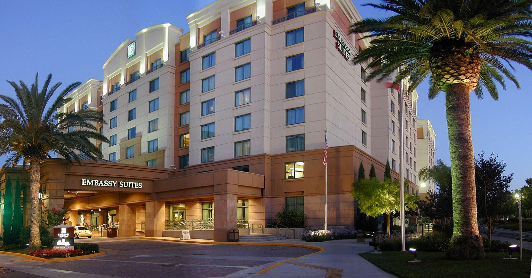 Embassy Suites By Hilton Sacramento Riverfront Promenade Exterior photo